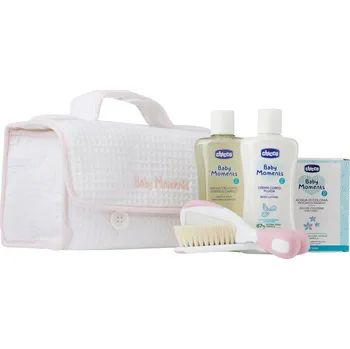 Kosmetická sada Chicco, Baby Moments Pink set mycí mléko 200ml + tělové mléko 200ml + parfémová voda 100ml + kartáč a hřeben + kosmetická taštička