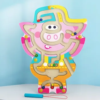 Dřevěná hračka Magnetický labyrint - PRASÁTKO (Značka: MAKABAKA)