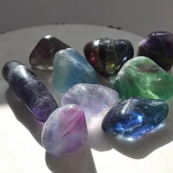 Drahý kámen Fluorit duhový tromlovaný mix L