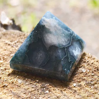 Pyramida - Achát mechový 30 mm - 35 mm