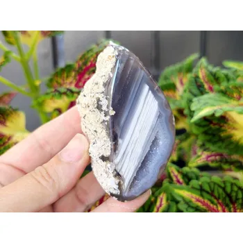 Přírodní kámen Achát šedý geoda s dutinkou 178g (Brazílie)