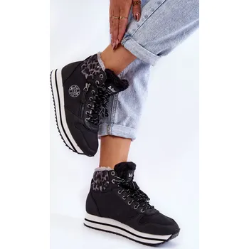 Dámské kozačky Dámské zateplené boty Lee Cooper LCJ-22-31-1448 Barva: Černá, Velikost: 38