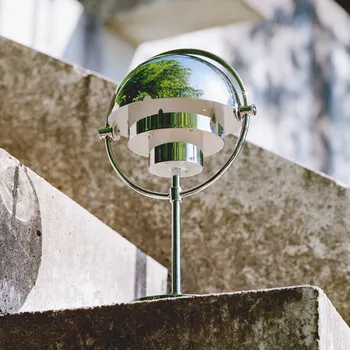 Venkovní osvětlení Nabíjecí stolní lampa GUBI Multi-Lite, výška 30 cm, chrom/chrom - Ø stínítka 15 cm; Ø podstavce 11 cm; délka nabíjecího kabelu 150 cm lesklý chrom, chrom 1 x 1,6 W LED - Doprava zdarma