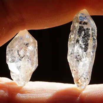 Sběratelství Křišťál Enhydro s petrolejem (303), , skladem