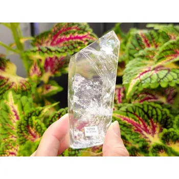 Přírodní kámen Krásný křišťál krystal broušené tvary Brazílie 118g