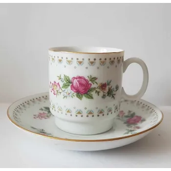 Šálek zdobený růžičkou a zlatým lemem s podšálkem - čínský porcelán