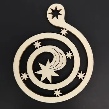 Vánoční dekorace AMADEA Dřevěná ozdoba spirála s kometou 8 cm