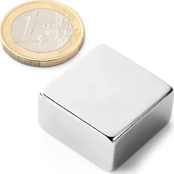Dekorativní magnet Neodymový magnet kvádr 25 × 25 × 13 mm, síla 23,7 kg