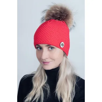 Čepice R-JET Červená dámská zimní pletená čepice s broži a pravou kožešinovou bambulí
