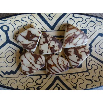 Knoflík Knoflík troj (přírodní)