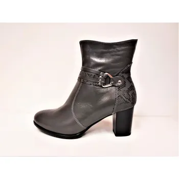 Dámské kozačky Kozačky na podpatku - elegantní - Šedé kožené kozačky na podpatku se zipem JAMI 25117 Tabulka dámských velikostí: 41