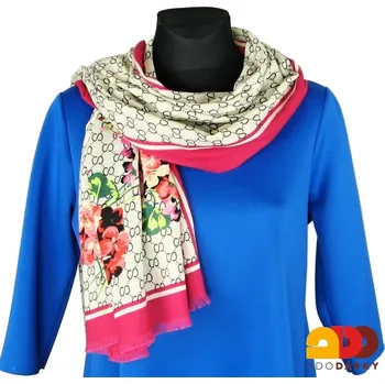 Šála Kašmírová dámská šála s růžovým lemem (Dámský šál bílý s květy)