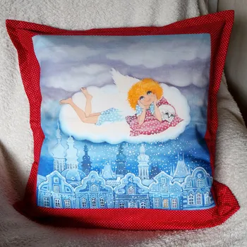Dekorativní polštářek Zuzana Honsová Andělíček ležící na obláčku - velký polštář 50 x 50 cm bavlna