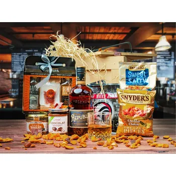 Dárkový potravinový koš Dárková bedna s rumem Republika Exclusive