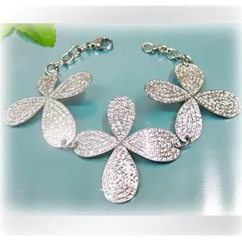 Řetízek 20cm dlouhý ocelový náramek ze tří květů