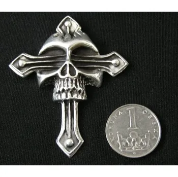 Přívěsek Stříbrný přívěšek: Křížek v lebce