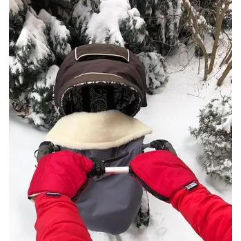 Rukávník Kaarsgaren Červené rukavice na kočárek biobavlna