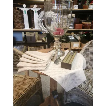 prostírání Hitra Prostírání na stůl 46x30cm - puntík