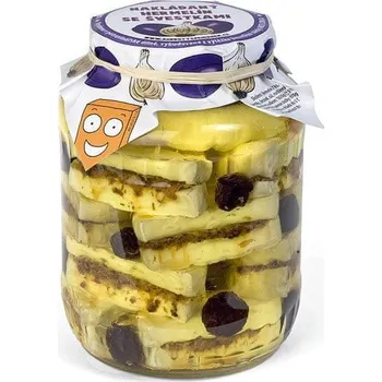 DOBROTY S PŘÍBĚHEM Nakládaný hermelín se švestkami 1500 g