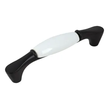 Nábytkové kování DOMINO Nábytkový úchyt U0857 96 mm Černý/MLK0