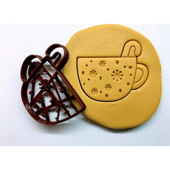 Vánoční dekorace Vánoční hrnek s candy a vločkami vykrajovátko