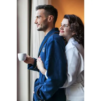 Dámský župan Párový set županů Royal in White and Blue - bílý a modrý župan s výšivkou Velikost bílého županu: M, Velikost modrého županu: S Bílý a modrý župan s výšivkou