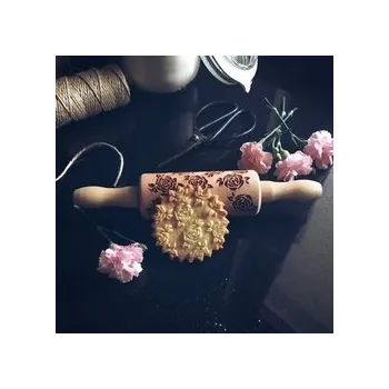 Vzorovaný váleček malý - vzor RŮŽE