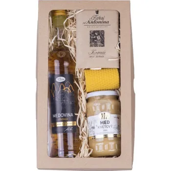 Kosmetická sada Pleva Voňavé chvíle s medovým punčem - Medovina z Potštejna 0,5 l, Med květový pastovaný 500 g, Koření od Antonína Punč 22 g, Svíčka ze včelího výška 6,7 cm a průměr 4 cm, dárková sada