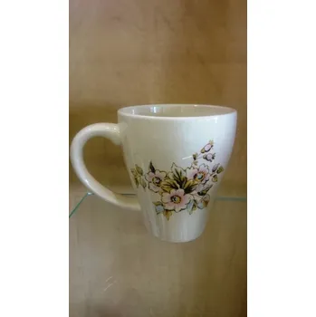 Porcelánový hrnek s motivem kvěin (Květinový hrneček)