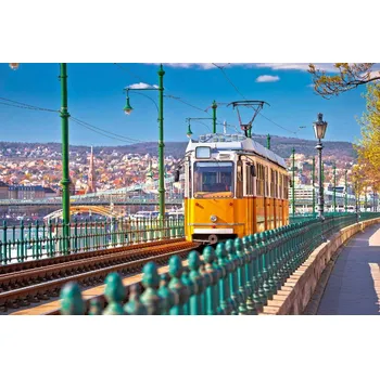 Fototapeta DIMEX | Vliesová fototapeta Historická žlutá tramvaj MS-5-2880 | 375 x 250 cm | zelená, žlutá, šedá + Vliesová fototapeta na stěnu DIMEX Historická žlutá tramvaj MS52880 v rozměru 375 x 250 cm + lepidlo zdarma