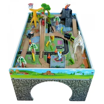 Vláček a vláčkodráha 4iQ Group vláčkodráha Bartek