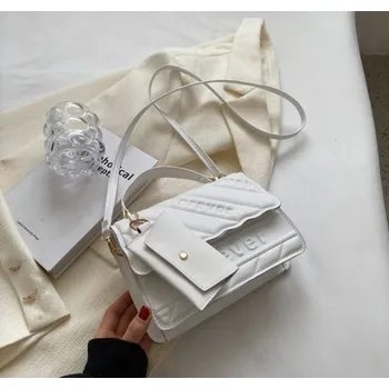 Kabelka Flamenco Mystique Elegantní dámská kabelka přes rameno z ekoskóry, krémová, 22x15x4,5 cm