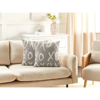 Dekorativní polštářek Sada 2 šedých bavlněných dekoračních polštářů 45 x 45 cm s tištěným textovým vzorem Beliani