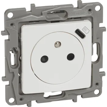 Elektrická zásuvka LEGRAND Zásuvka NILOÉ 764536 2P+T / USB C bílá 764536