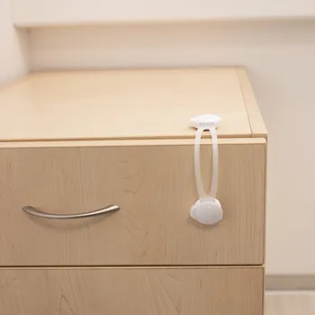 Dětský bezpečnostní prvek ZOPA Zámek skříněk ohebný 2ks, white