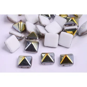 Korálek Dvoudírková pyramida č. 13 (12x12mm)