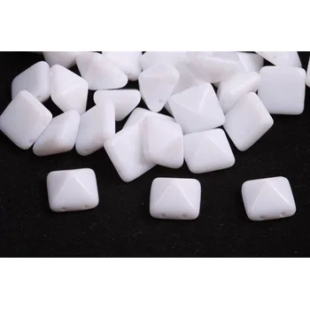 Korálek Dvoudírková pyramida č. 11 (12x12mm)