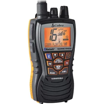 Námořní elektronika Plovoucí a ponorná VHF Cobra HH500 FLT EU BT IP-X7 vodotěsná (30 min v hloubce 1 metru) s vysoce čitelným displayem. Malá, dobře tvarovaná pro pohodlnější držení, s odnímatelnou anténou na konektoru SMA samec. Integrované funkce: Call Tones, Roger Beep, o
