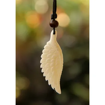 Přívěsek Kostěný přívěsek "Na křídle"