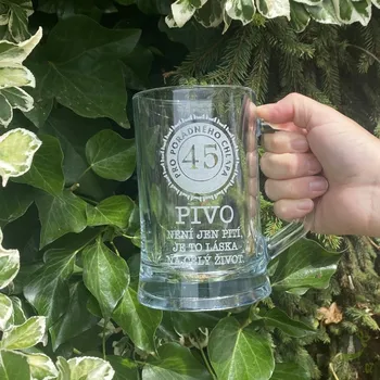 Sklenice Pískovaný půllitr s uchem - 45 let Pivo není jen pití, je to láska na celý život
