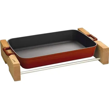 pekáč Lava Metal Litinový pekáč s dřevěným podstavcem červený