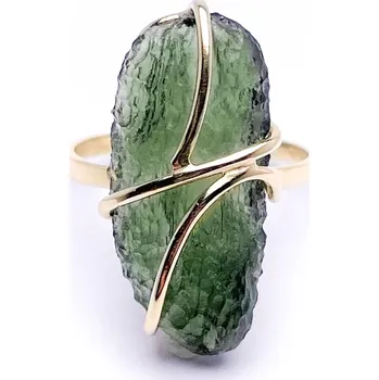 Prsten Zlatý prsten s vltavínem 2,4 cm x 1,1 cm