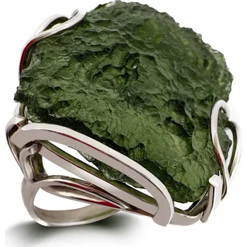 Prsten Stříbrný prsten s neopracovaným vltavínem 1,6 cm x 1,7 cm