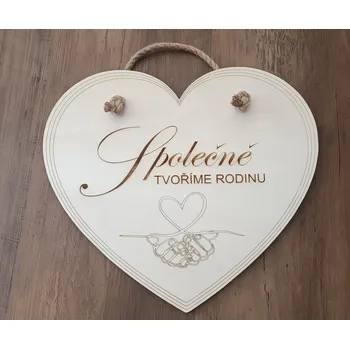 Dřevěné srdce dlaně