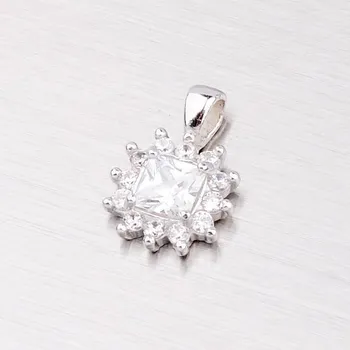 Přívěsek Dámský přívěsek stříbro 925 zirkon osázený YNG3006