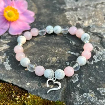 Náramek Minerální náramek růženín, howlit, křišťál - MAGNOLIE (stříbro Ag925) (Náramek z minerálu růženínu, howlitu a křišťálu)