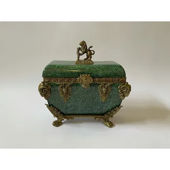 PORCELÁNOVÁ DÓZA S VÍKEM S MOSAZNOU MONTÁŽÍ