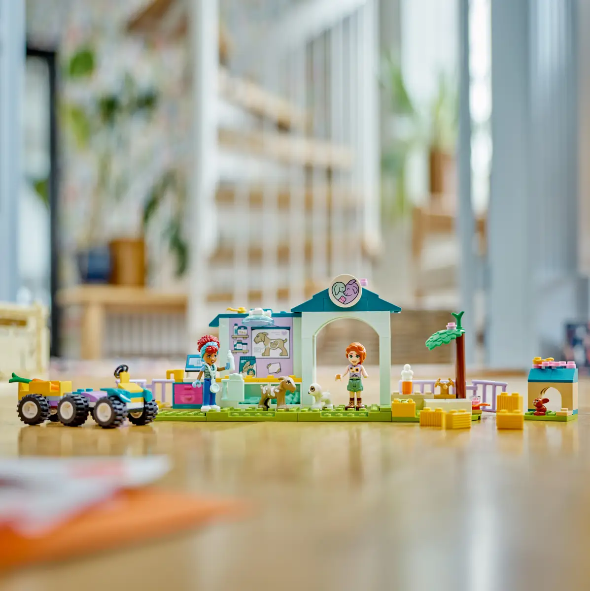 foto Stavebnice LEGO LEGO Friends 42632 Veterinární klinika pro zvířátka z farmy