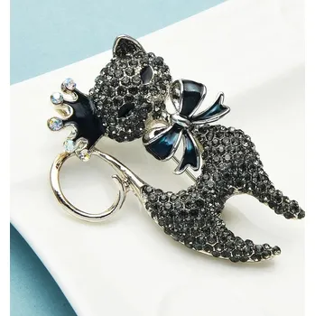 Brož Brož, kočka s mašlí