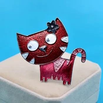 Brož Brož červená s květinou